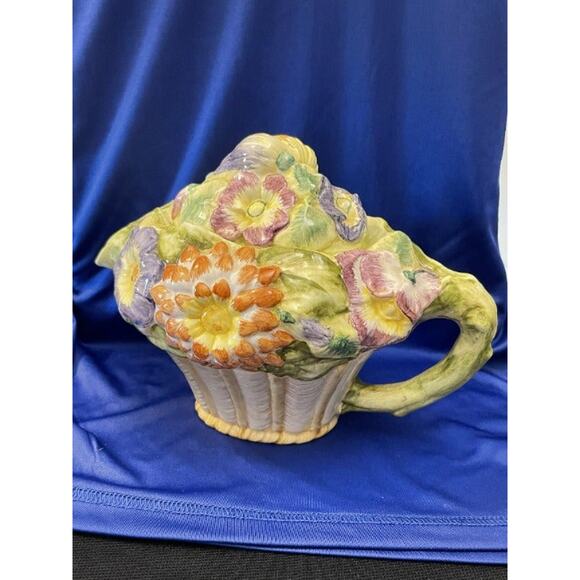 Porcelain Basket of Flowers Tea Pot Made In Italy - Picture 3 of 6